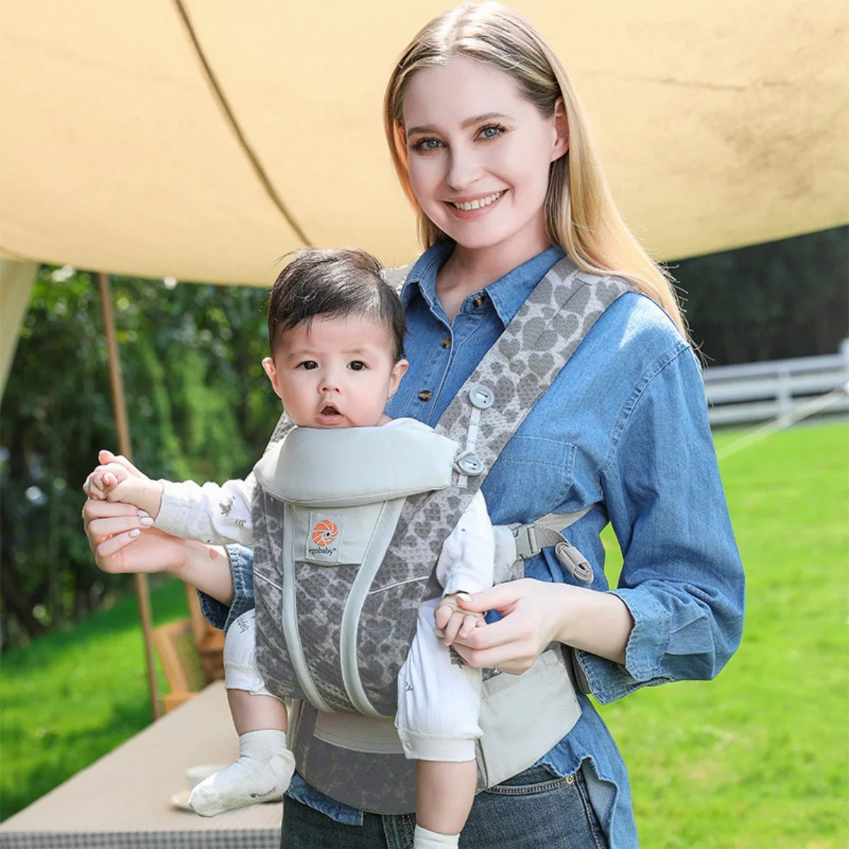 ErgoNest™ Baby Carrier with Hip Seat
